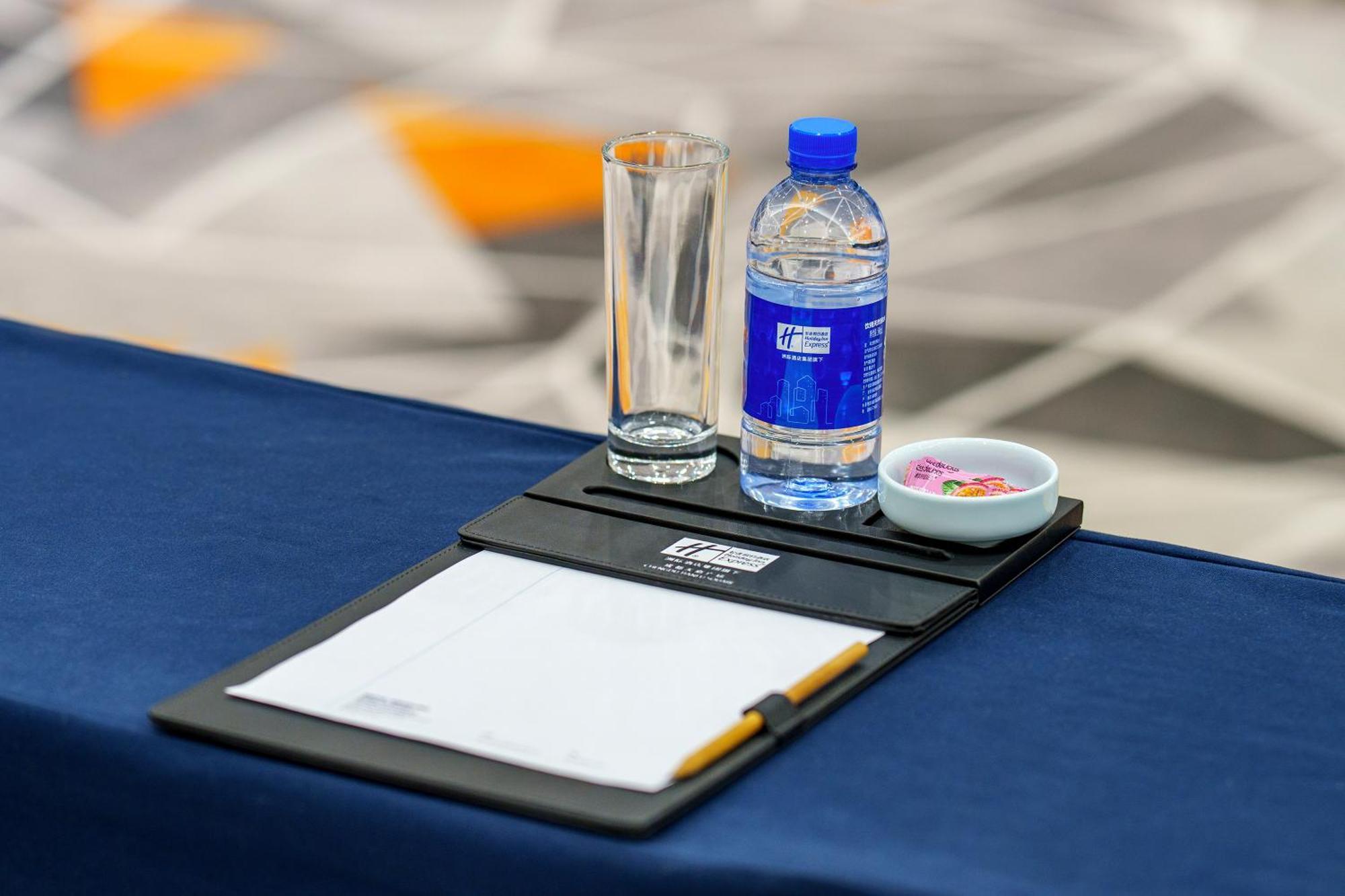 Holiday Inn Express Chengdu Tianfu Square By Ihg - Chunxi Road And Kuanzhai Alley Buitenkant foto