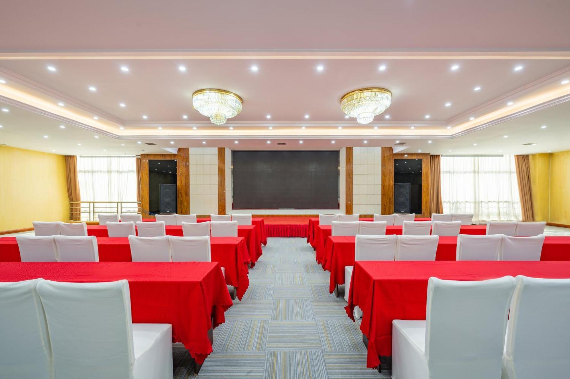 Holiday Inn Express Chengdu Tianfu Square By Ihg - Chunxi Road And Kuanzhai Alley Buitenkant foto